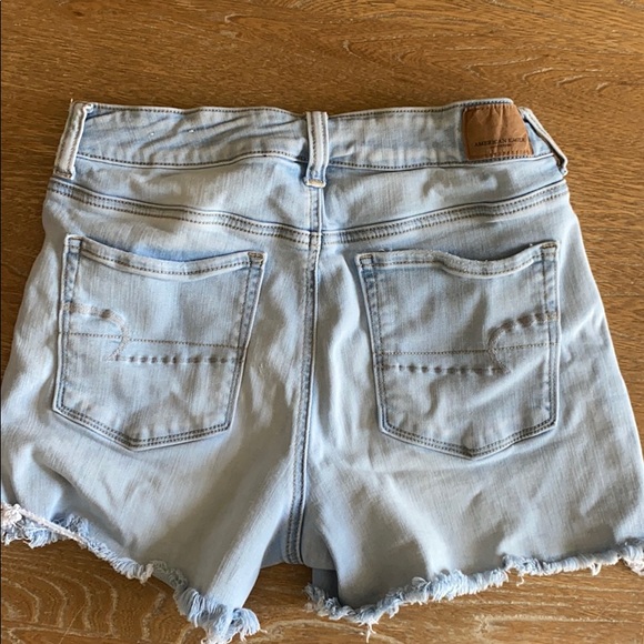 Light wash high wasted shorts - Picture 4 of 5